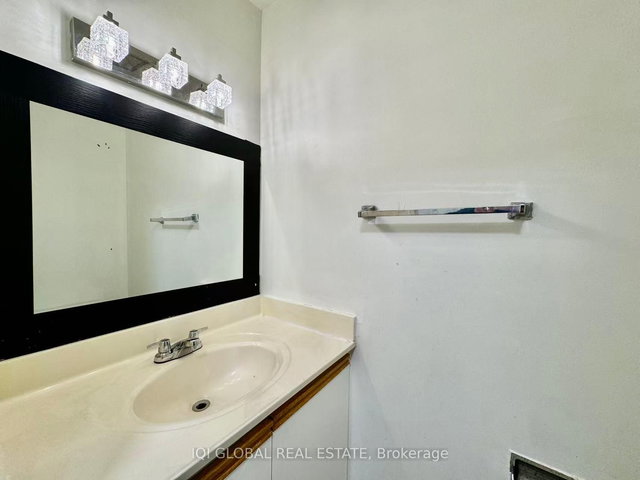 34 - 25 Pebble Byway