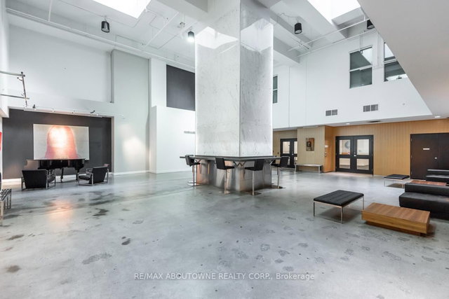 826 - 155 Dalhousie Street