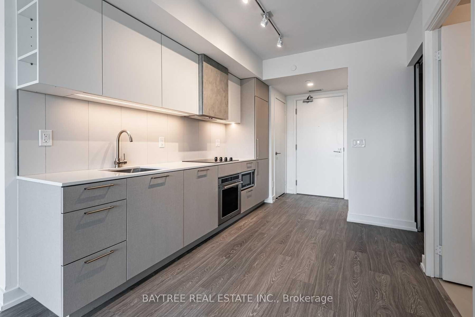 19 Western Battery Road, Unit 3220