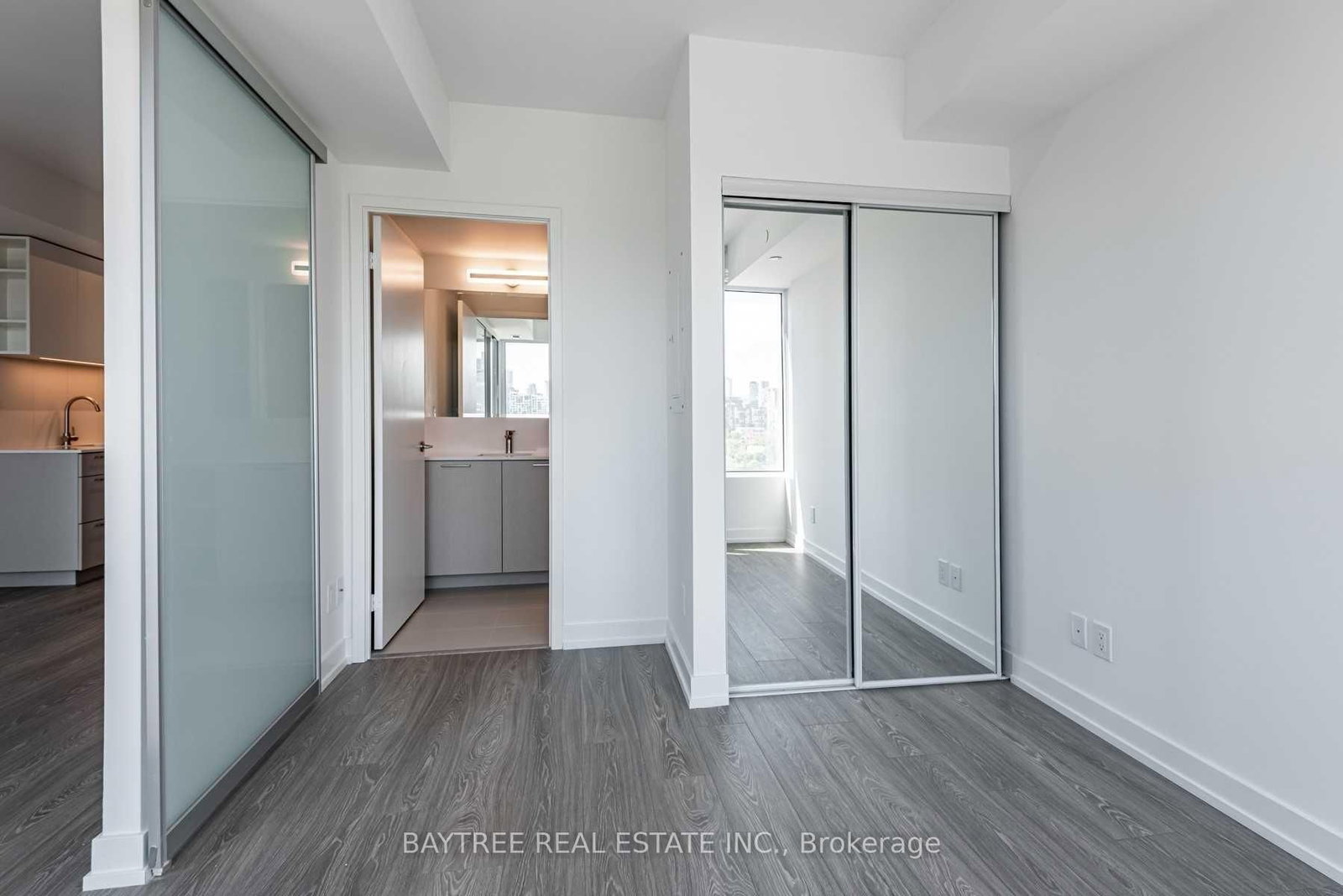 19 Western Battery Road, Unit 3220 - Photo 11