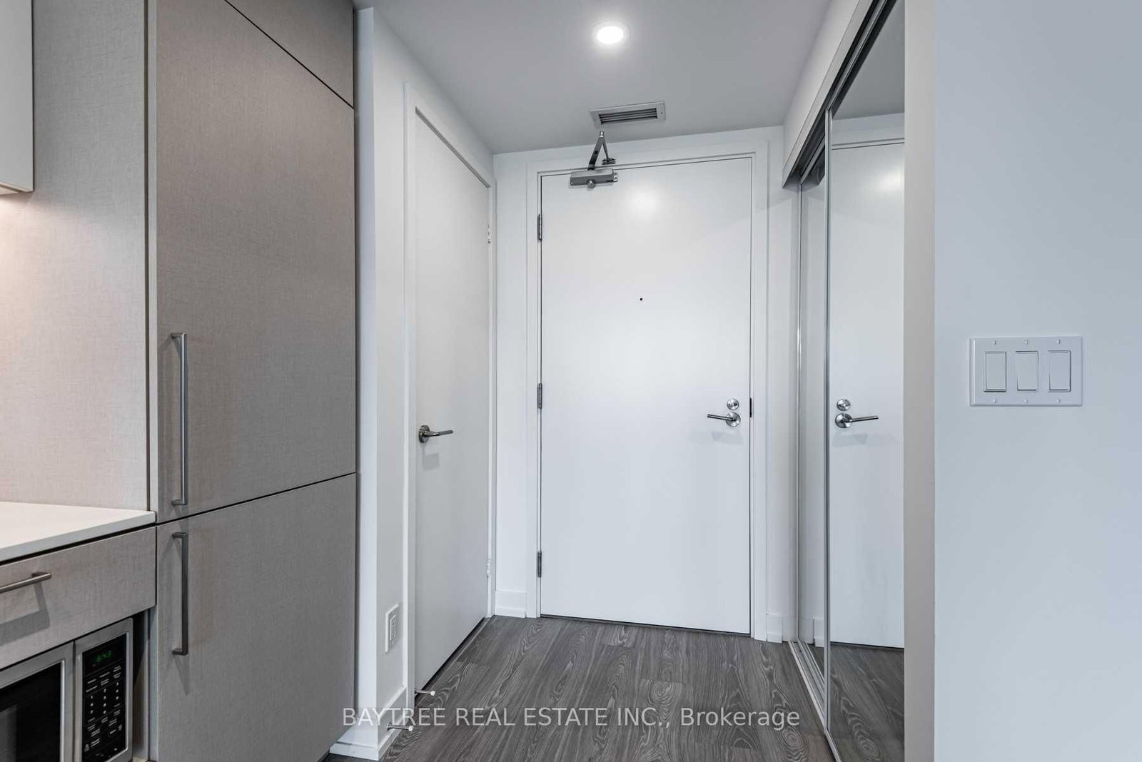 19 Western Battery Road, Unit 3220 - Photo 2