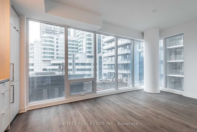 1111 - 115 Blue Jays Way