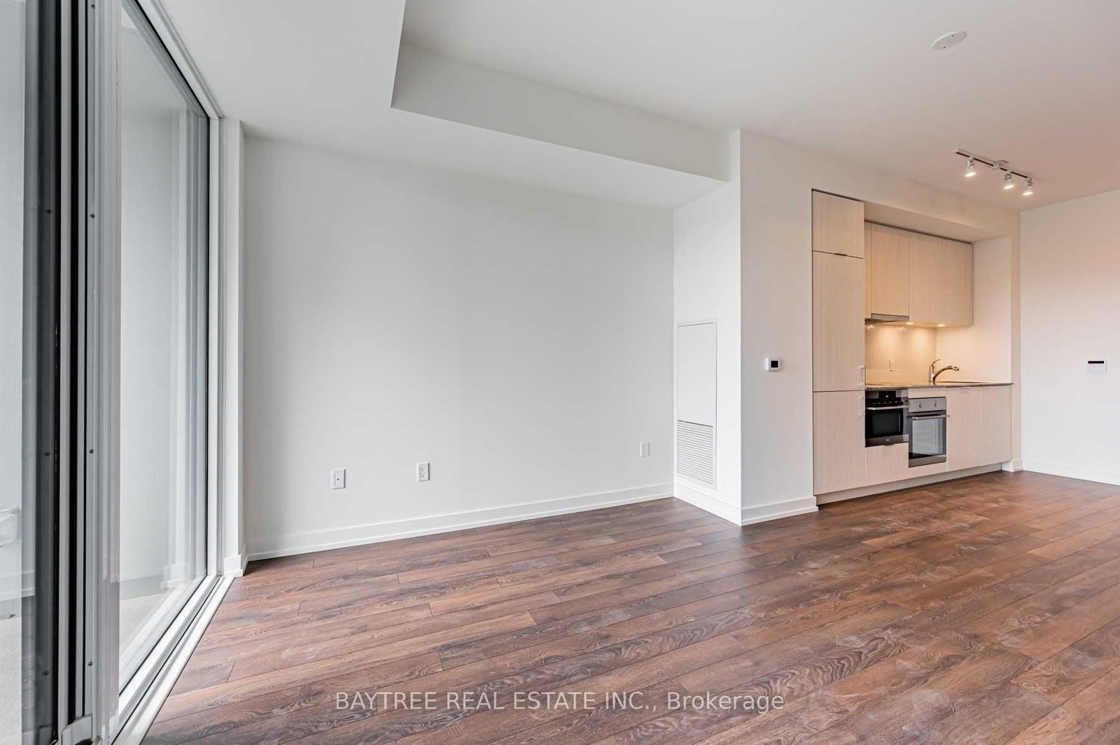 158 Front Street E, Unit 422 - Photo 14