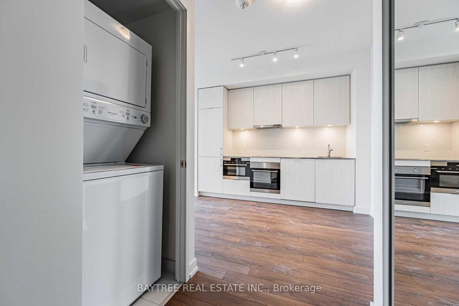 158 Front Street E, Unit 422 - Photo 21