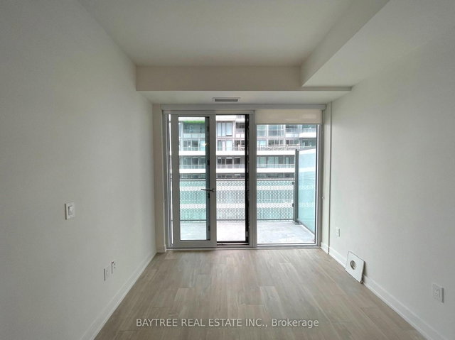 2218 W - 135 Lower Sherbourne Street