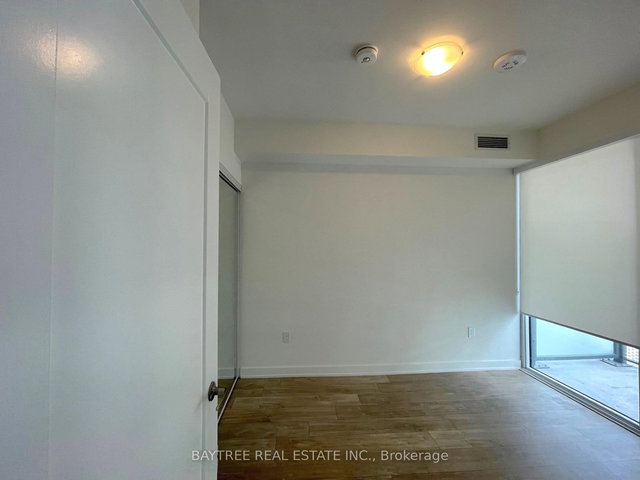 2218 W - 135 Lower Sherbourne Street