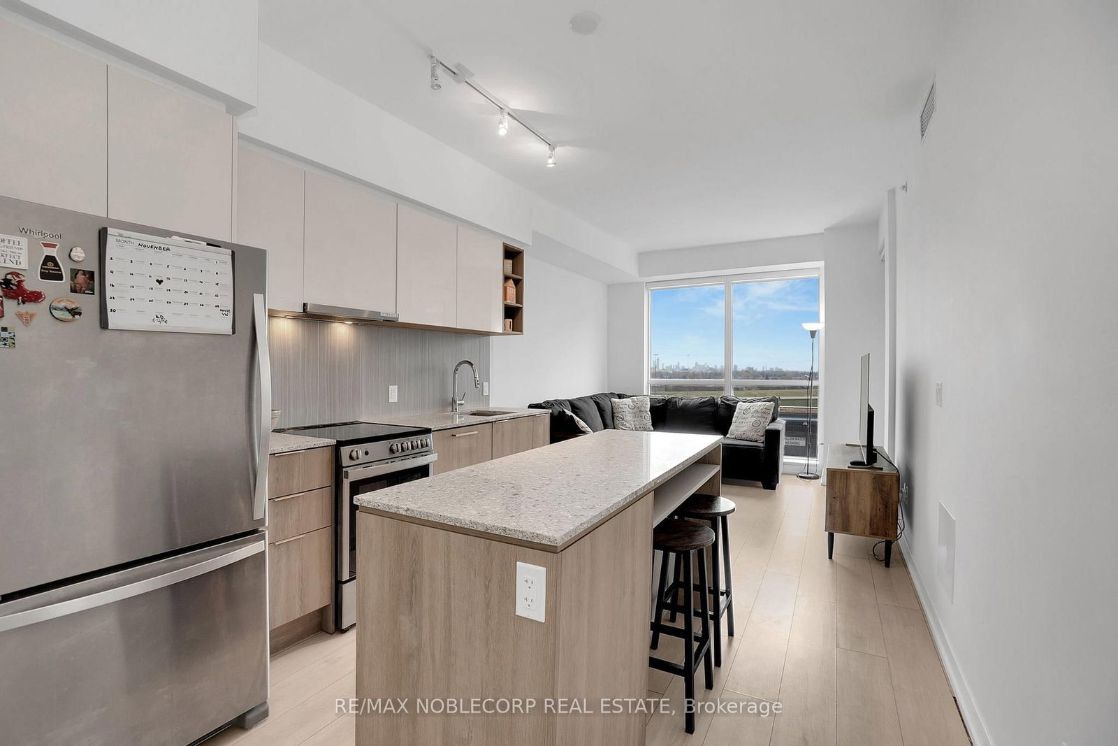 31 Tippett Road, Unit 923 - Photo 12