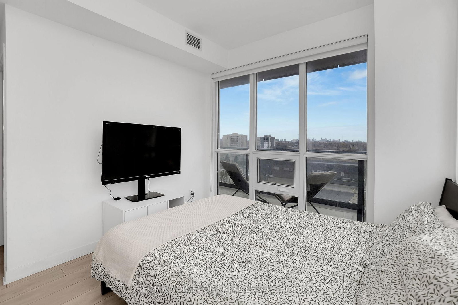 31 Tippett Road, Unit 923 - Photo 22