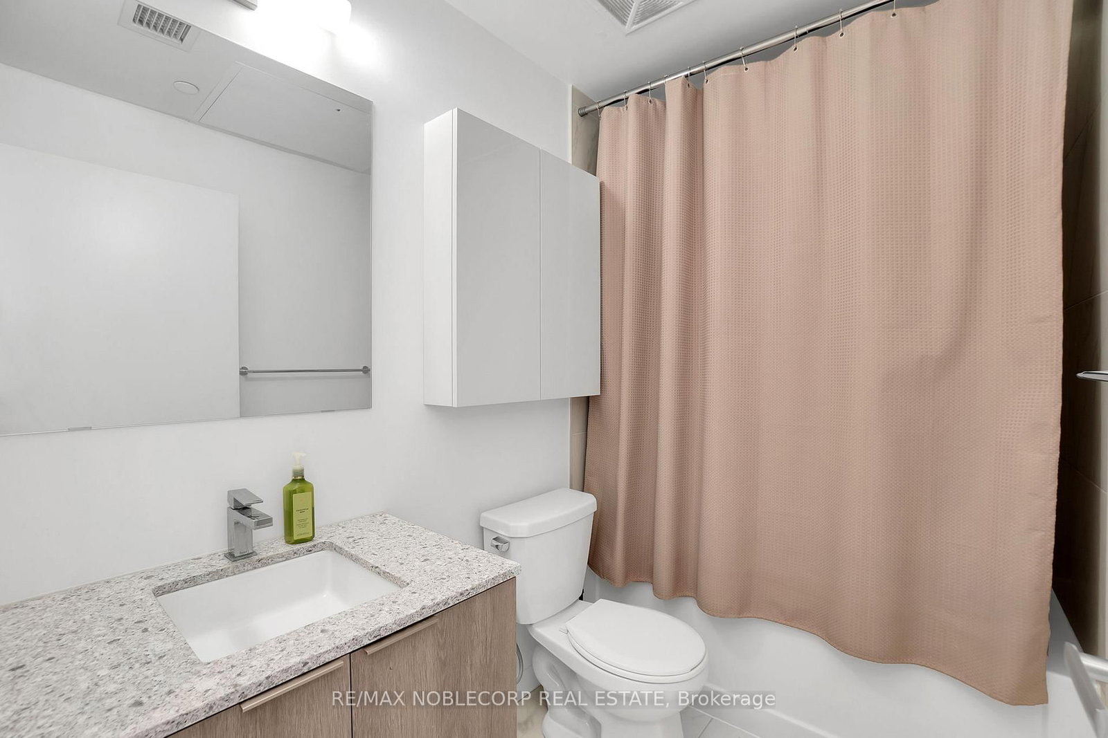 31 Tippett Road, Unit 923 - Photo 24