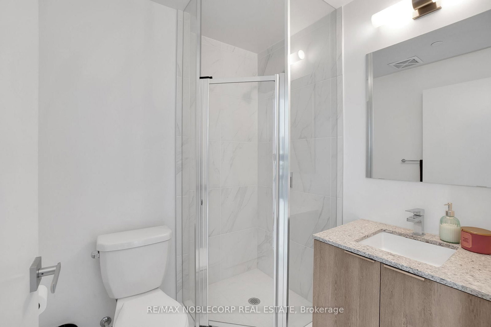 31 Tippett Road, Unit 923 - Photo 27