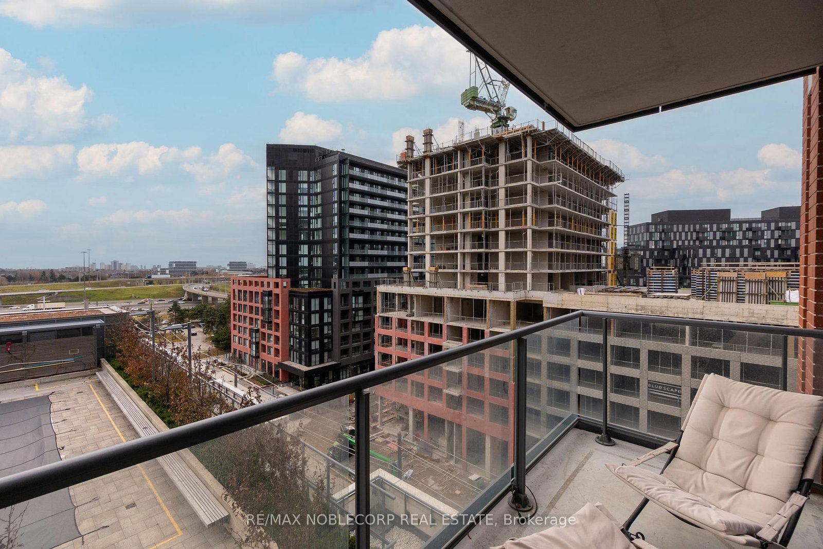 31 Tippett Road, Unit 923 - Photo 29