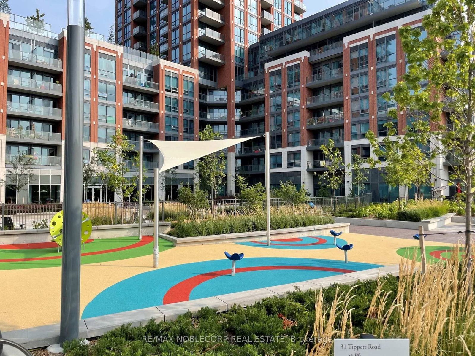 31 Tippett Road, Unit 923 - Photo 40