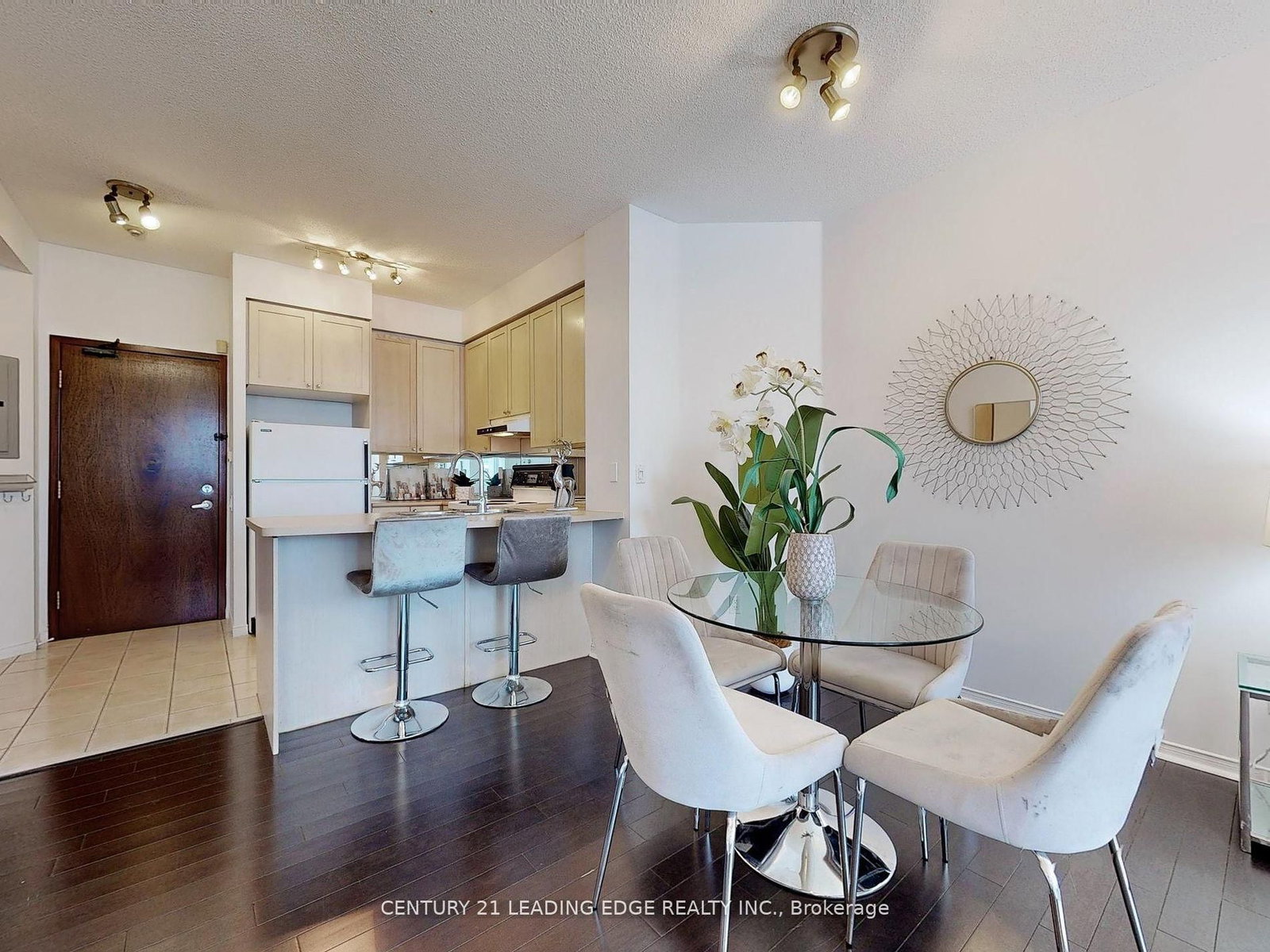 555 YONGE Street, Unit 602 - Photo 11