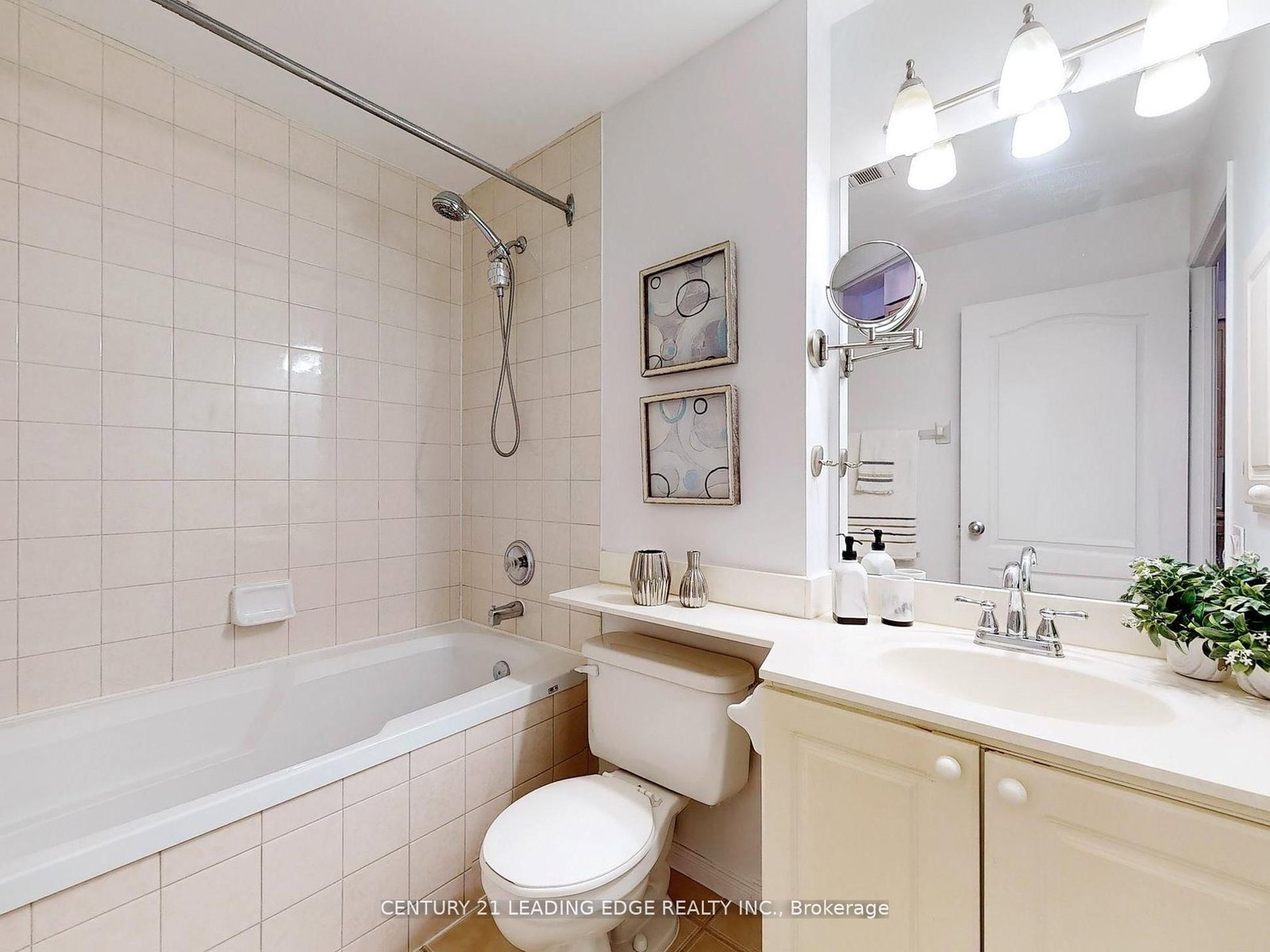 555 YONGE Street, Unit 602 - Photo 17