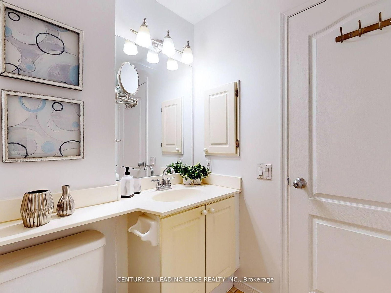 555 YONGE Street, Unit 602 - Photo 18