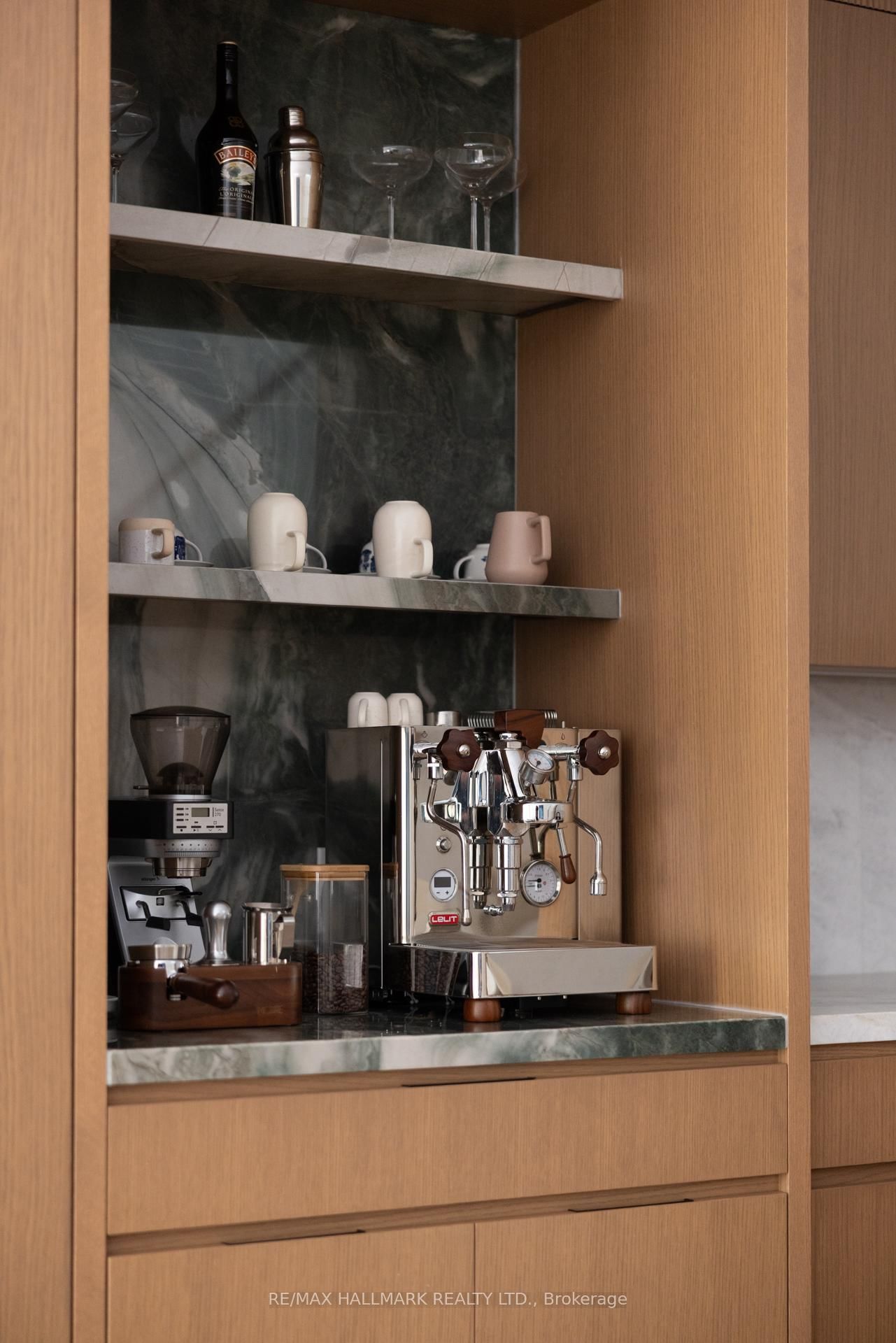 Detached House for sale at 18 Foxley Street, Toronto, Ontario, M6J 1R1 - Trinity-Bellwoods - MLS: C13000942