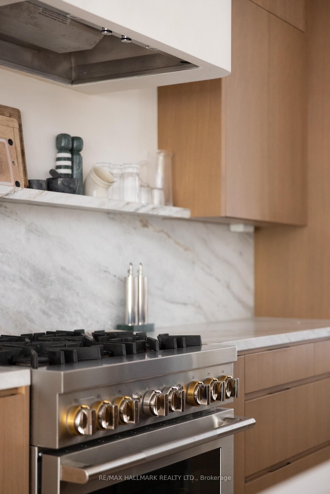 Detached House for sale at 18 Foxley Street, Toronto, Ontario, M6J 1R1 - Trinity-Bellwoods - MLS: C13000942