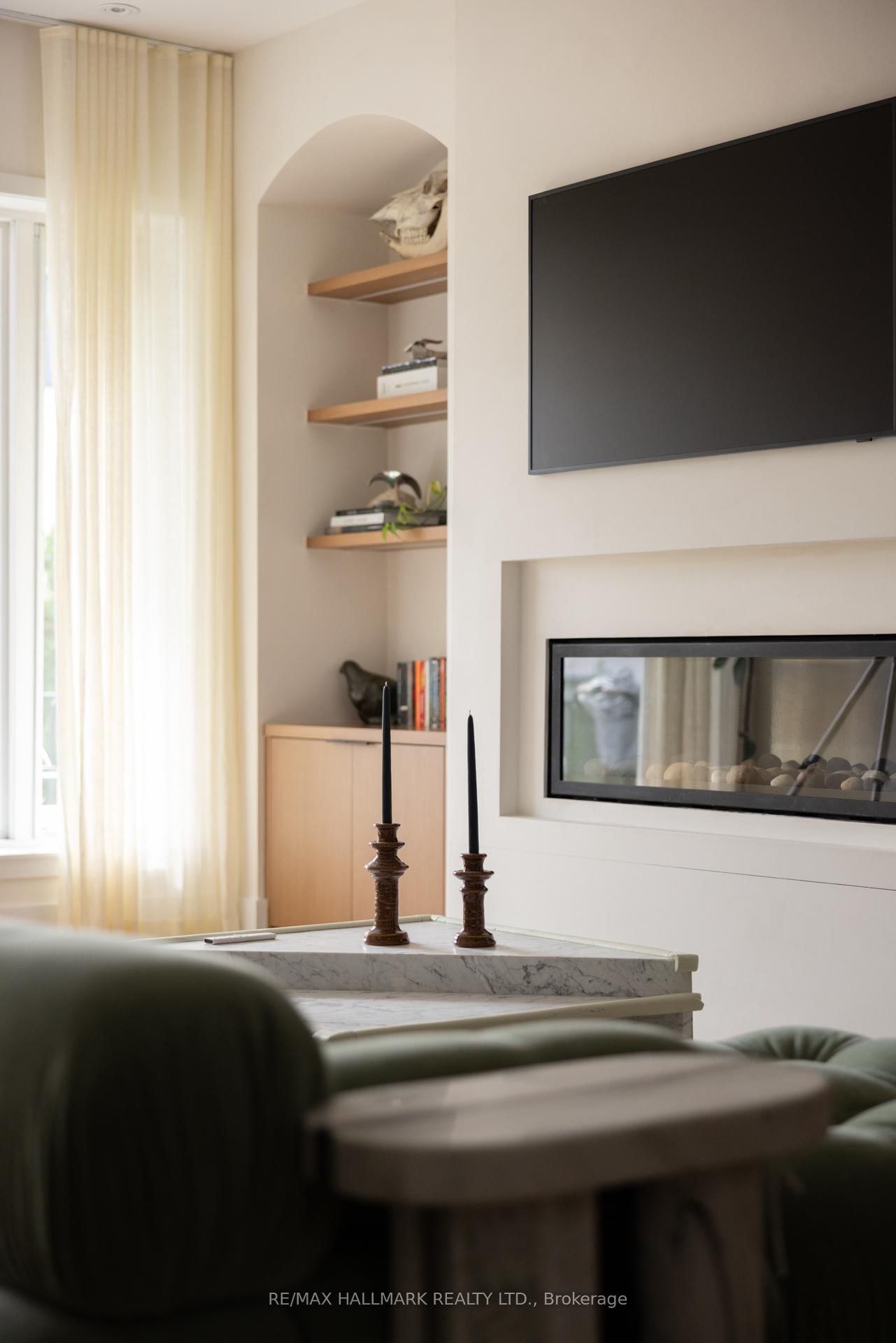 Detached House for sale at 18 Foxley Street, Toronto, Ontario, M6J 1R1 - Trinity-Bellwoods - MLS: C13000942