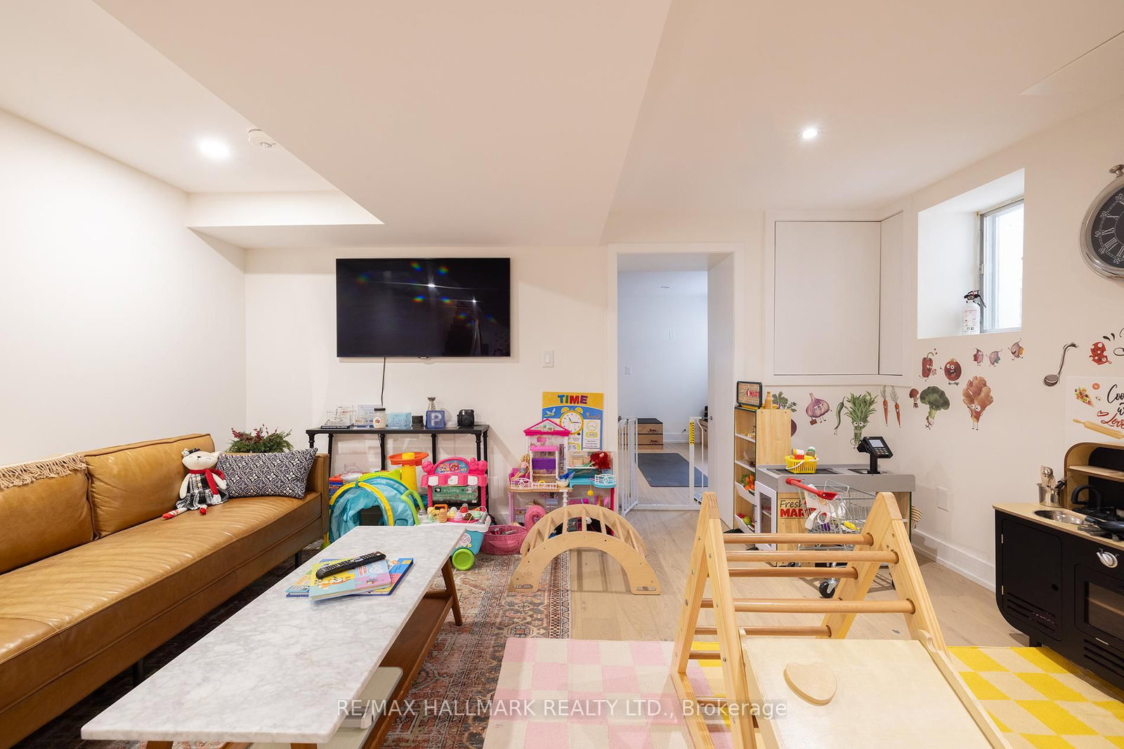 Detached House for sale at 18 Foxley Street, Toronto, Ontario, M6J 1R1 - Trinity-Bellwoods - MLS: C13000942