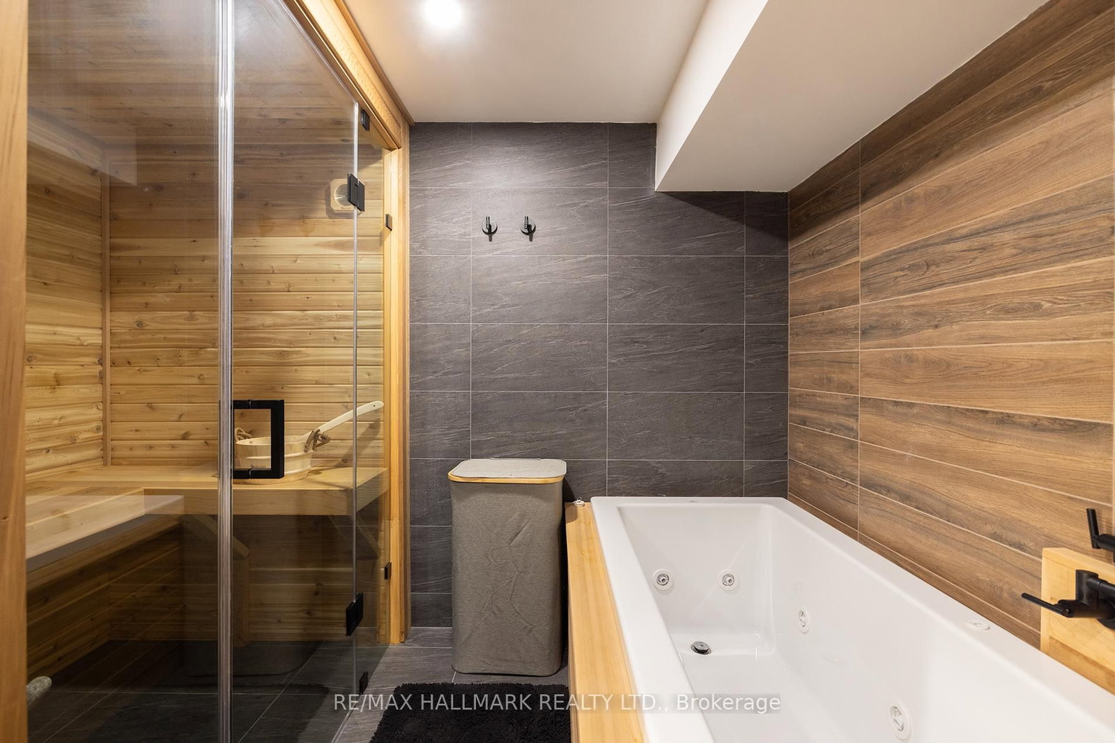 Detached House for sale at 18 Foxley Street, Toronto, Ontario, M6J 1R1 - Trinity-Bellwoods - MLS: C13000942