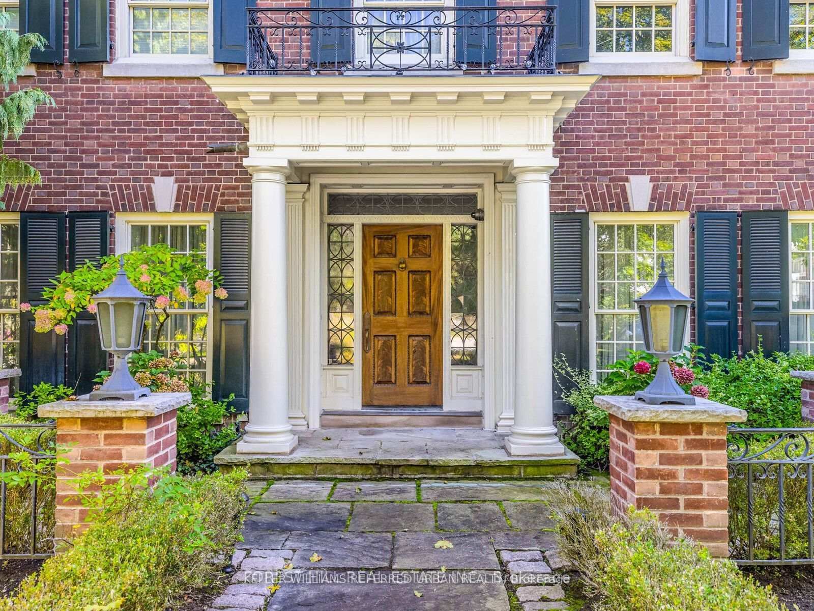 11 Dewbourne Avenue