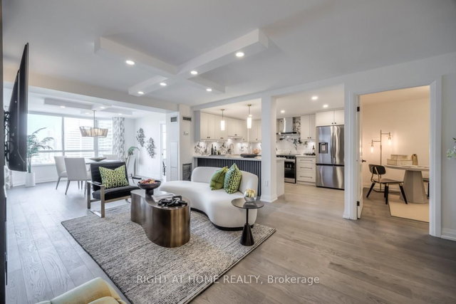 1810 - 5444 Yonge Street