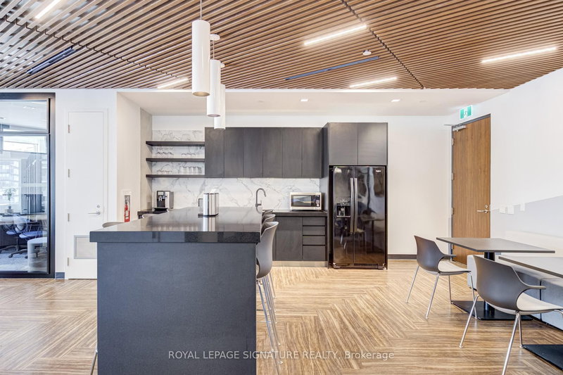 1300 - 130 Queens Quay E, Toronto, M5A 3Y5 | Image 2