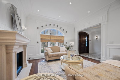 26 Danville Drive, Toronto, Ontario image-0-3