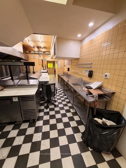 995 Bloor Street W - Photo 3