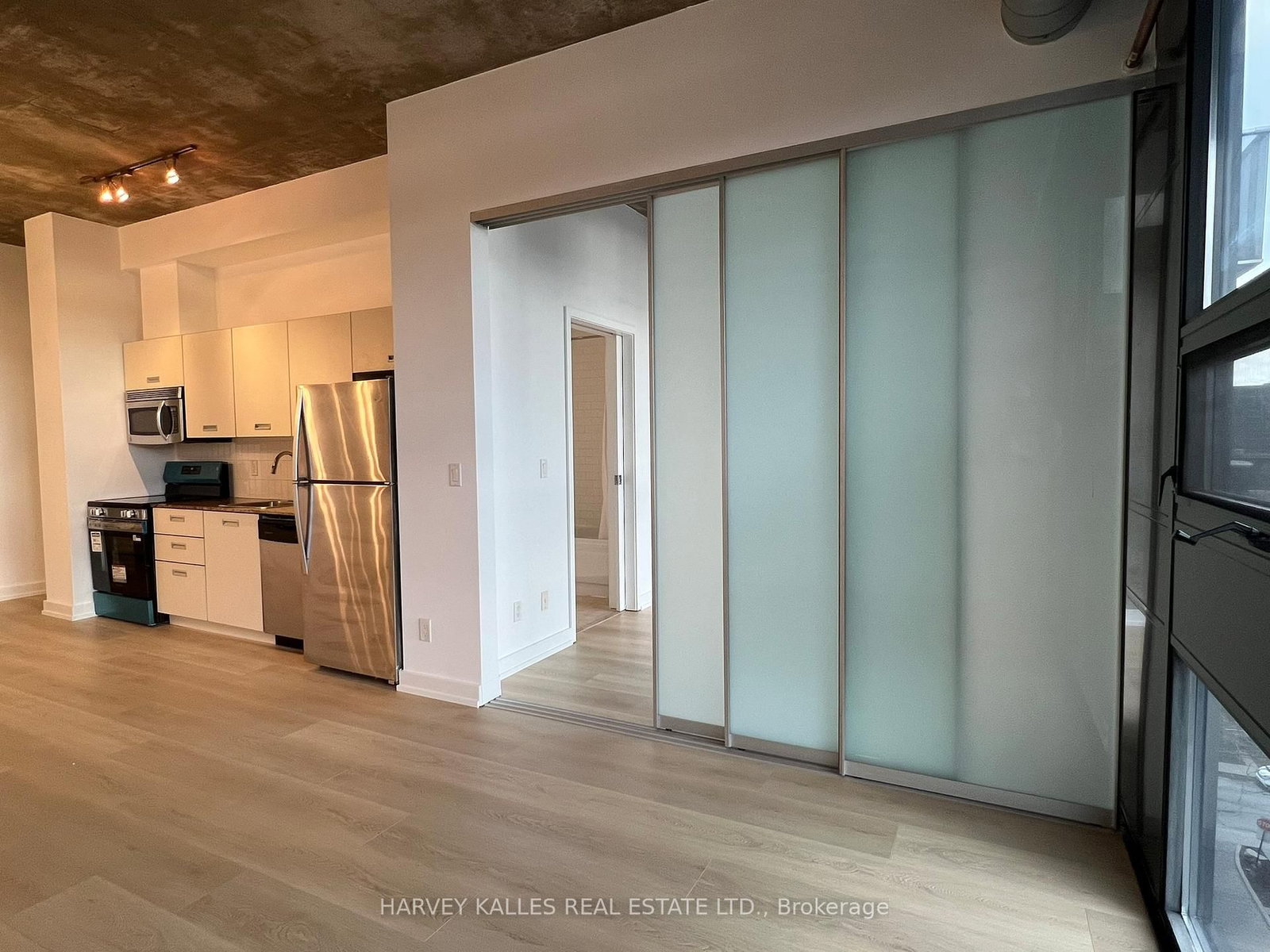 60 Bathurst Street, Unit 601 - Photo 10