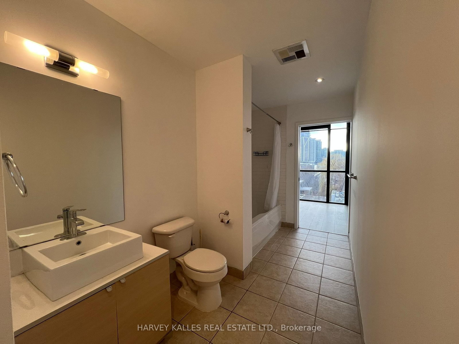 60 Bathurst Street, Unit 601 - Photo 13