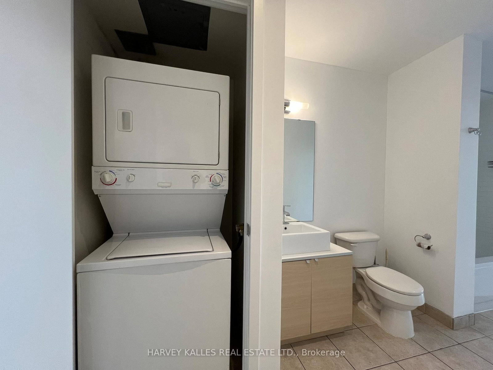 60 Bathurst Street, Unit 601 - Photo 15