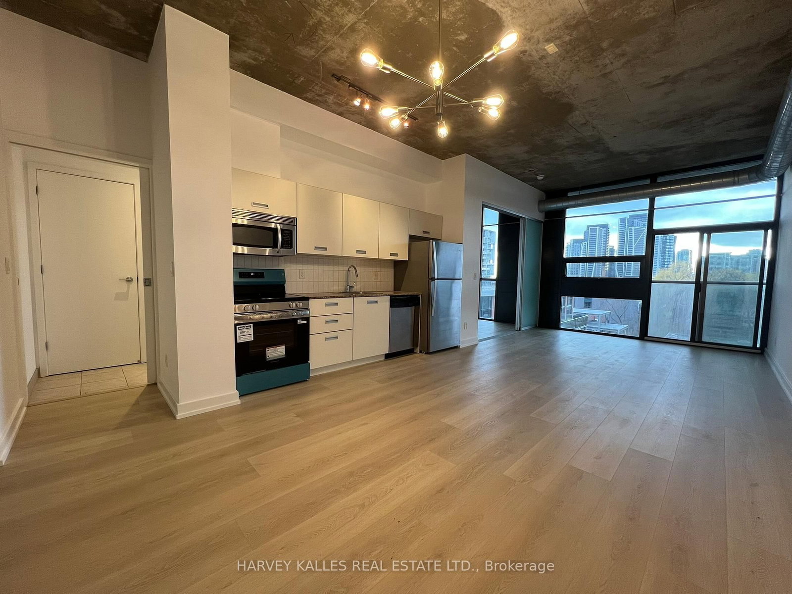 60 Bathurst Street, Unit 601 - Photo 4
