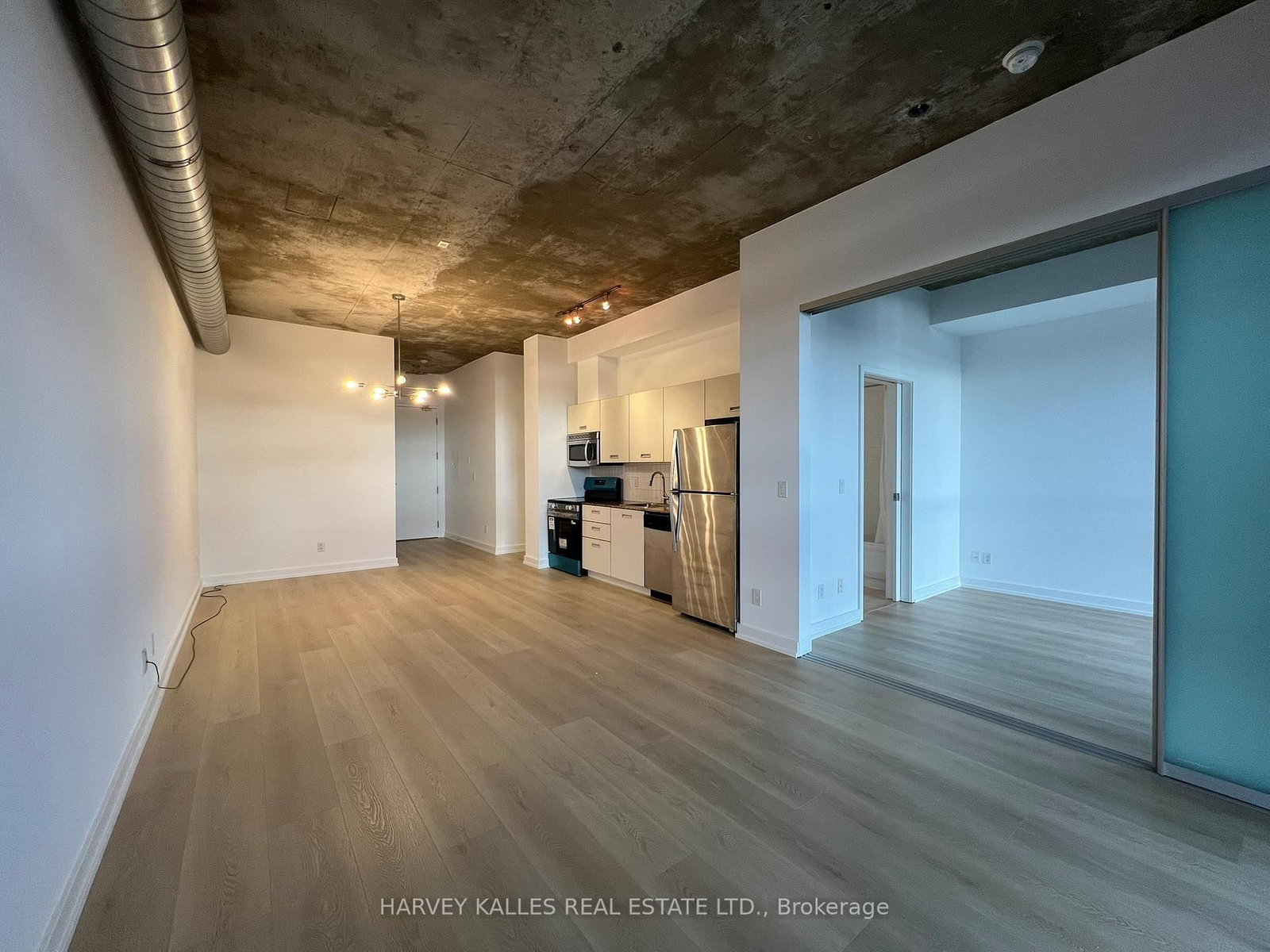 60 Bathurst Street, Unit 601 - Photo 9