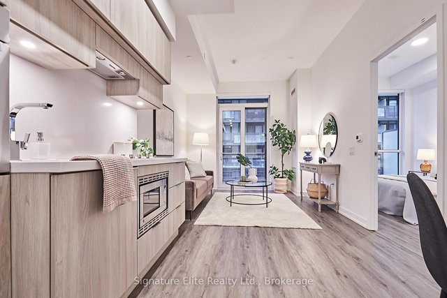 307 - 39 Roehampton Avenue