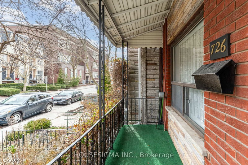 726 Adelaide St W, Toronto, M6J 1B1 | Image 2