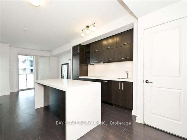 1106 - 1080 Bay Street