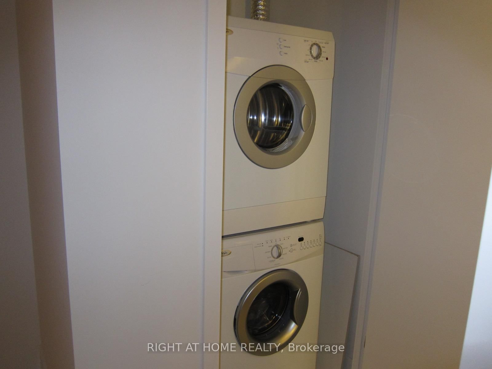 39 Sherbourne Street, Unit 207 - Photo 10