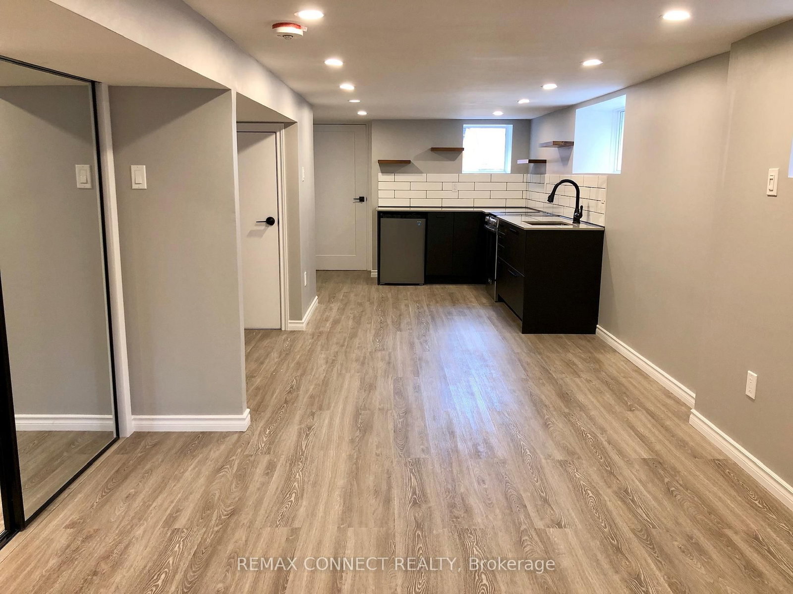 264 Sterling Road, Unit Basement - Photo 10