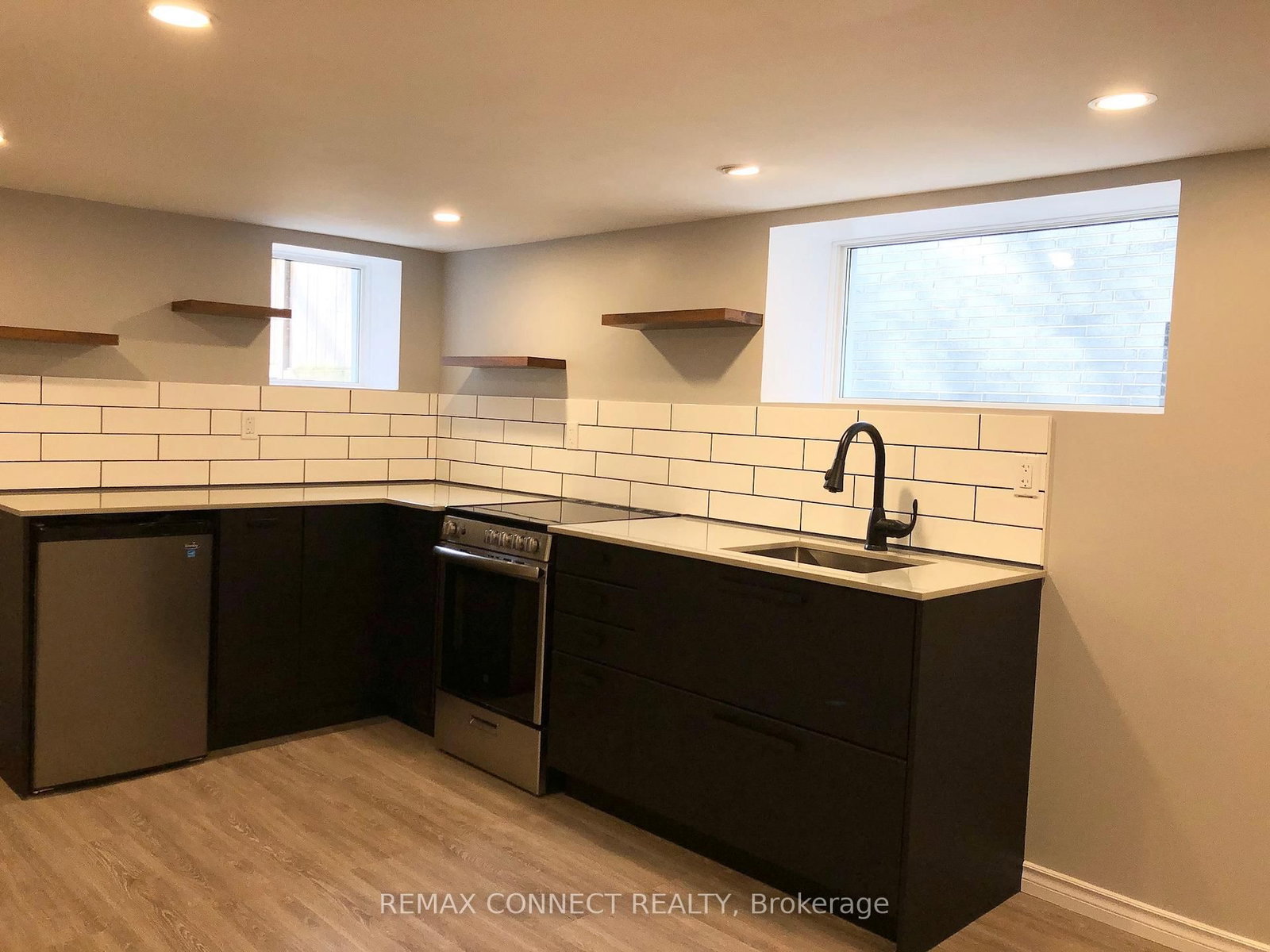 264 Sterling Road, Unit Basement - Photo 11