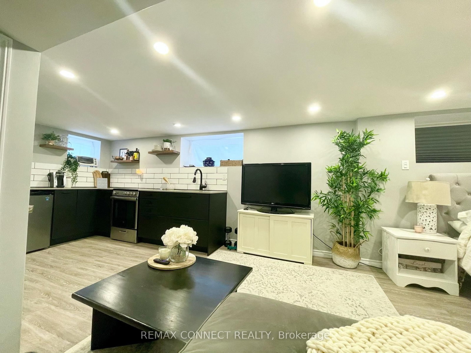 264 Sterling Road, Unit Basement - Photo 2