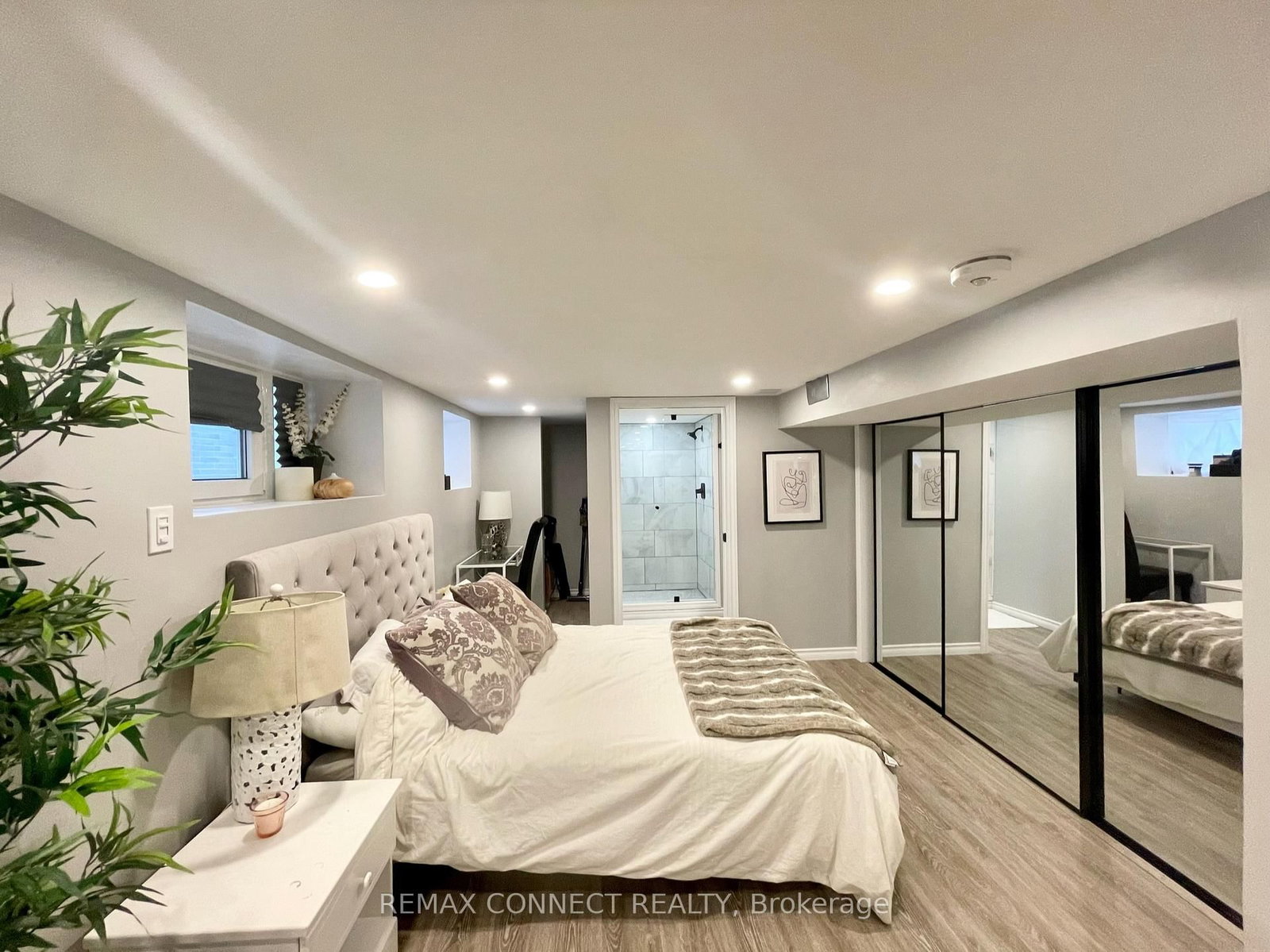 264 Sterling Road, Unit Basement - Photo 4