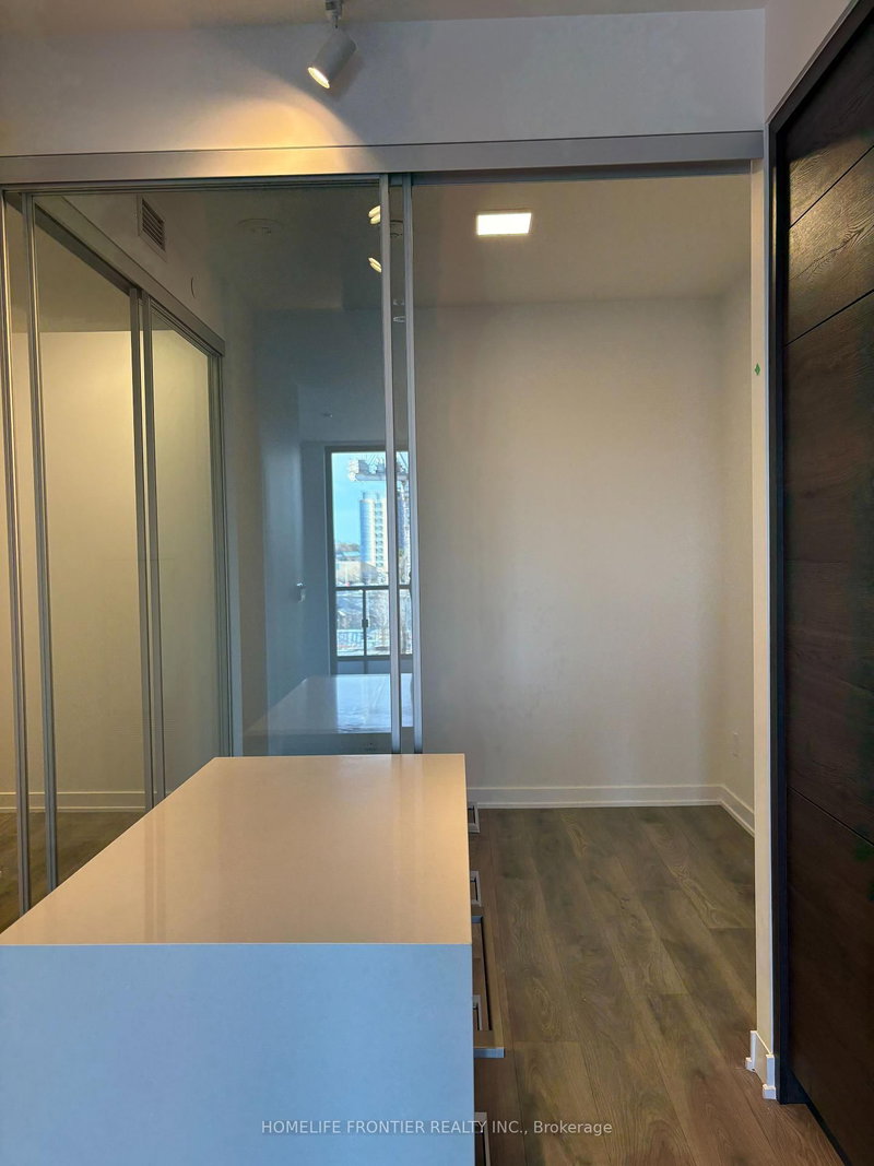 316 - 29 Green Trail Crt, Toronto, M2K 1E3 | Image 3