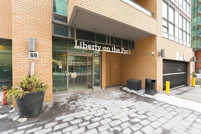 305 - 69 Lynn Williams Street