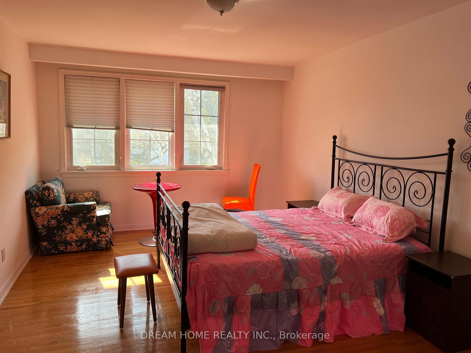 25 Tollerton Avenue - Photo 2