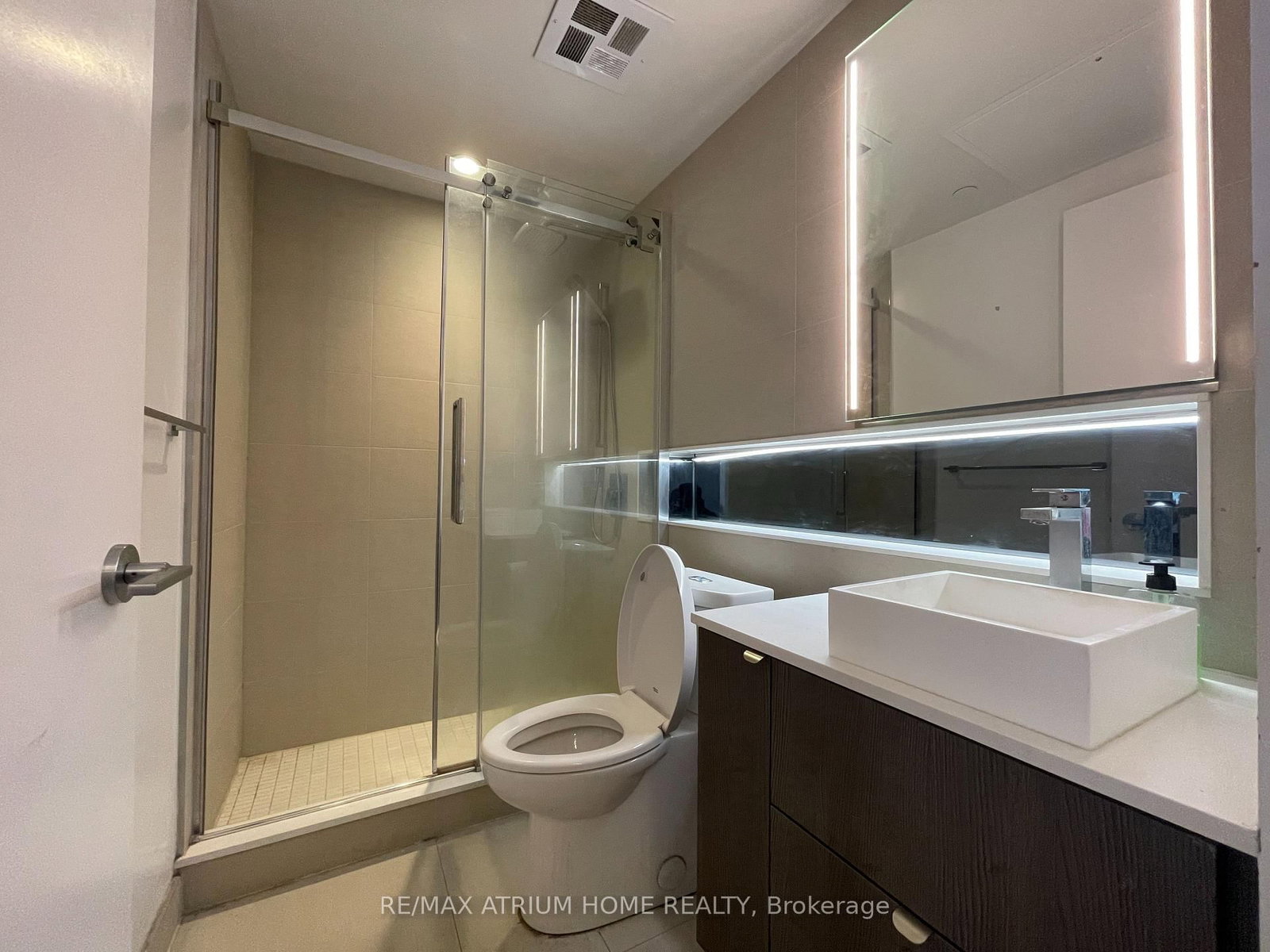 Condo for sale at 915-215 Queen Street, Toronto, Ontario, M5V 0P5 - Waterfront Communities C1 - MLS: C13002198