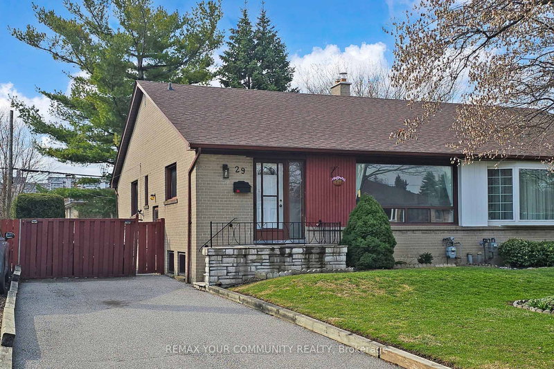 29 Pinemore Cres, Toronto, M3A 1W5 | Image 2