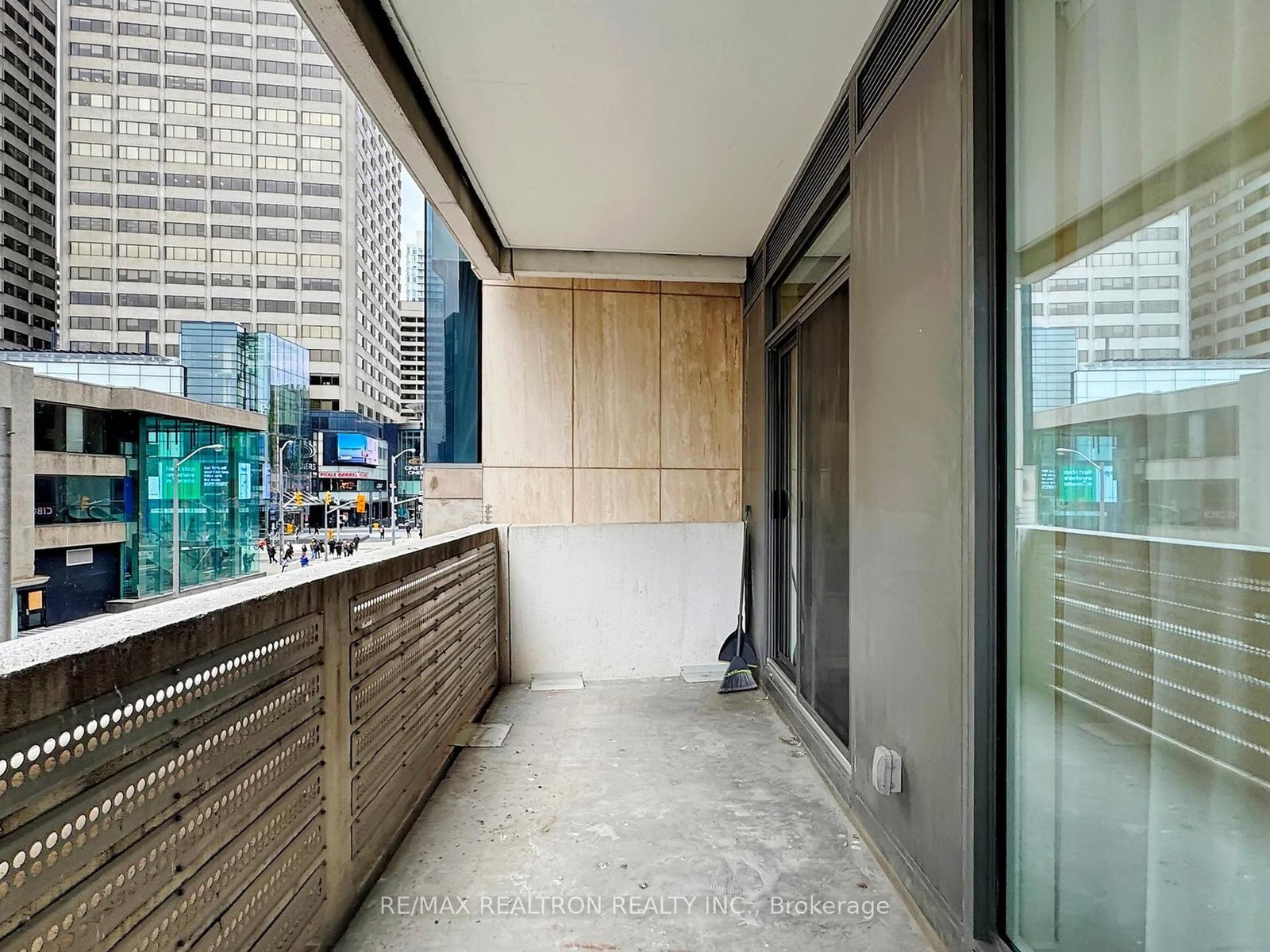 Condo for sale at 213-2221 Yonge Street, Toronto, Ontario, M4S 0B8 - Mount Pleasant West - MLS: C13002422