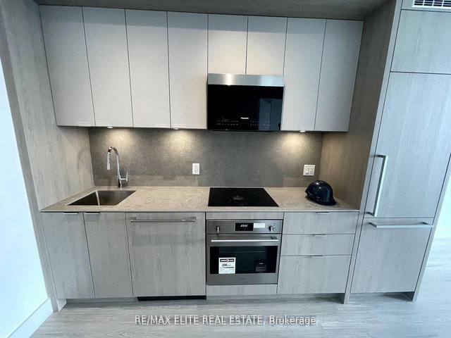 512 - 6 Greenbriar Road