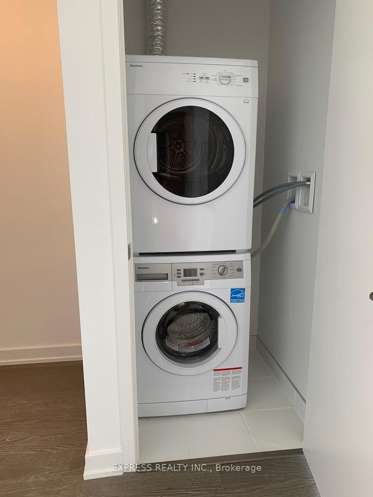 11 Wellesley Street W, Unit 5613 - Photo 8